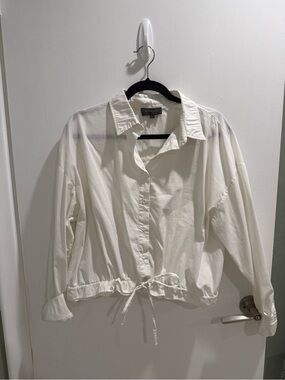 Gracia White Collared Button-Up Shirt